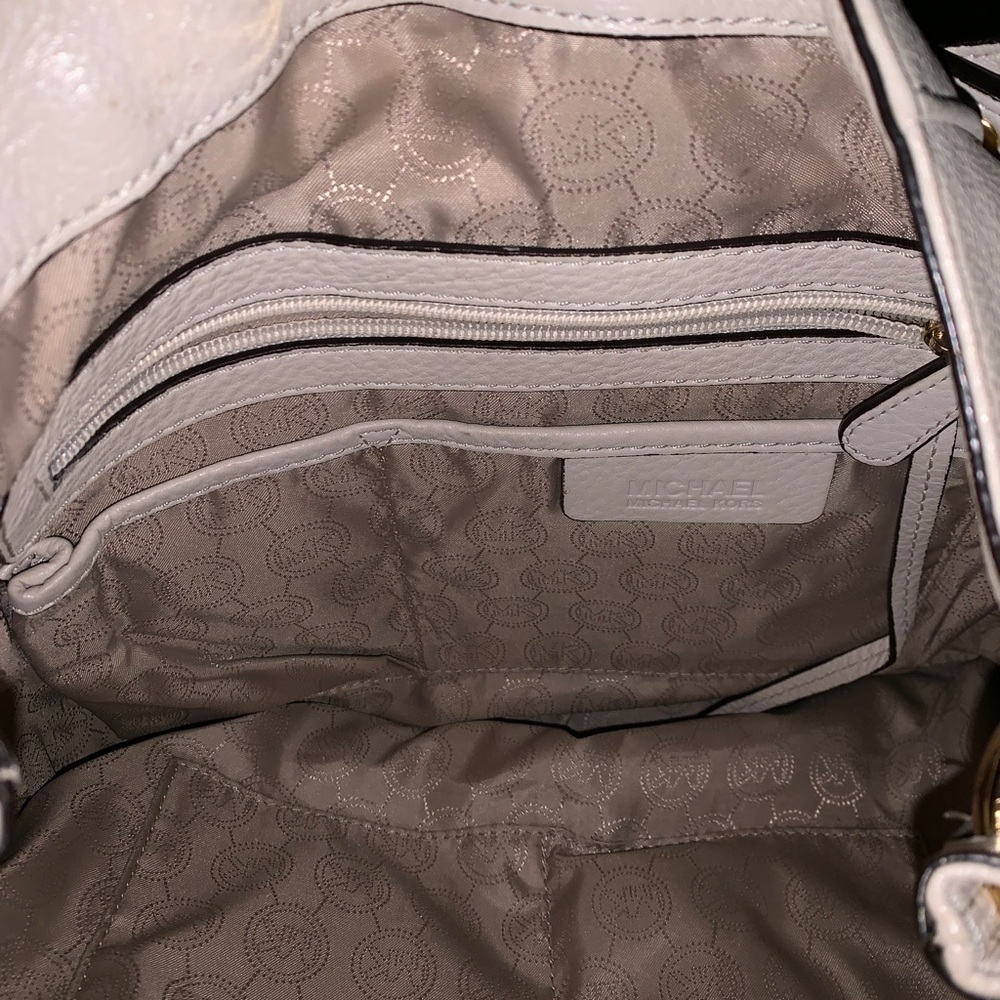 Michael Kors cream colored purse - Picture 5 of 5